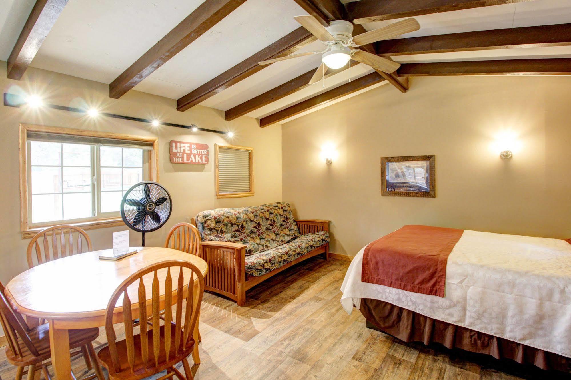Historic Tamarack Lodge Hungry Horse Εξωτερικό φωτογραφία
